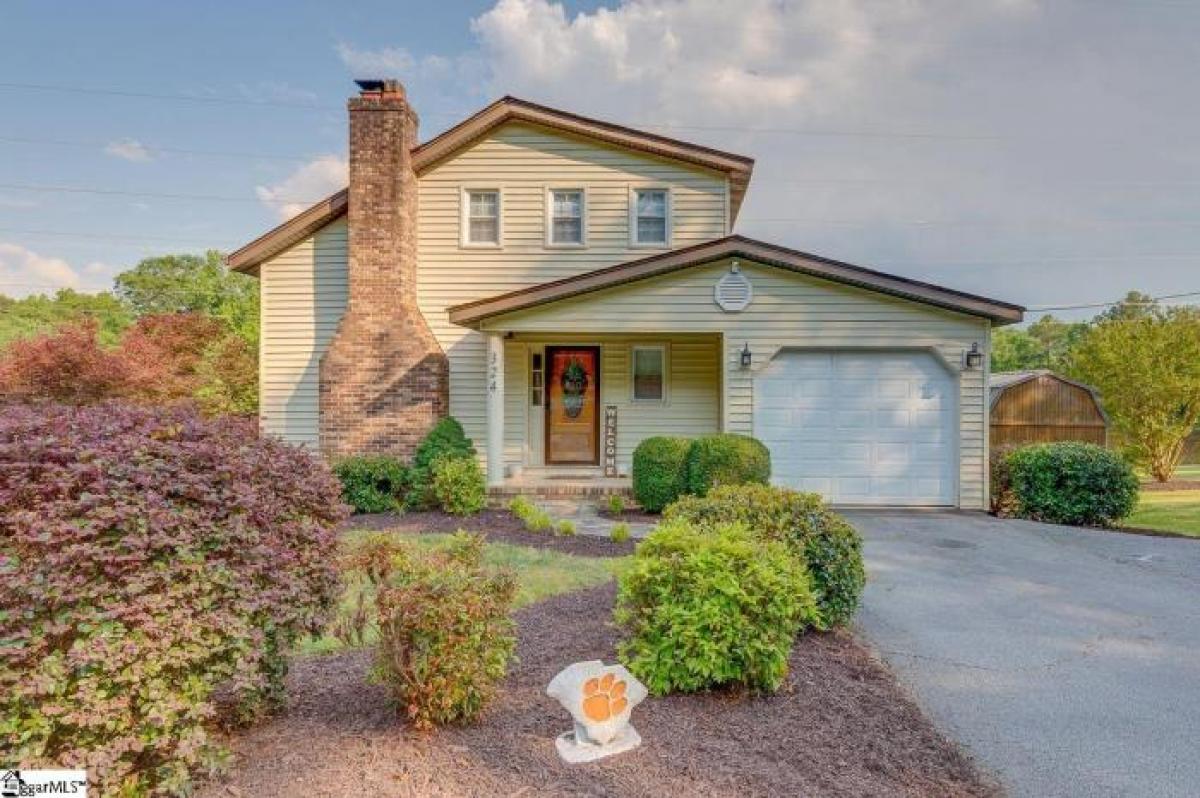 Picture of Home For Sale in Easley, South Carolina, United States