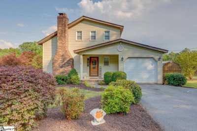 Home For Sale in Easley, South Carolina