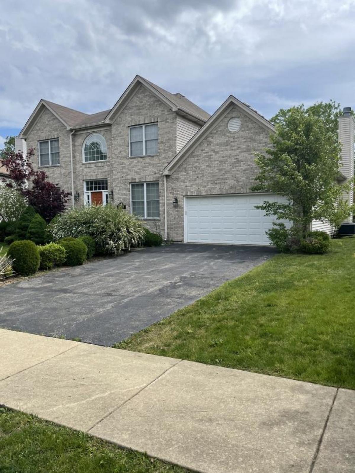 Picture of Home For Sale in Bartlett, Illinois, United States