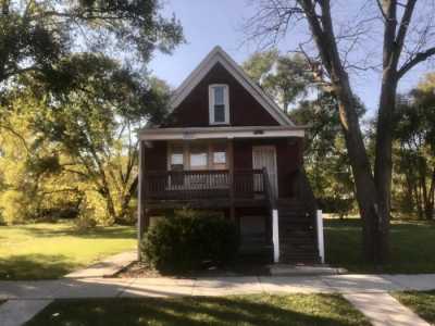 Multi-Family Home For Sale in Chicago, Illinois