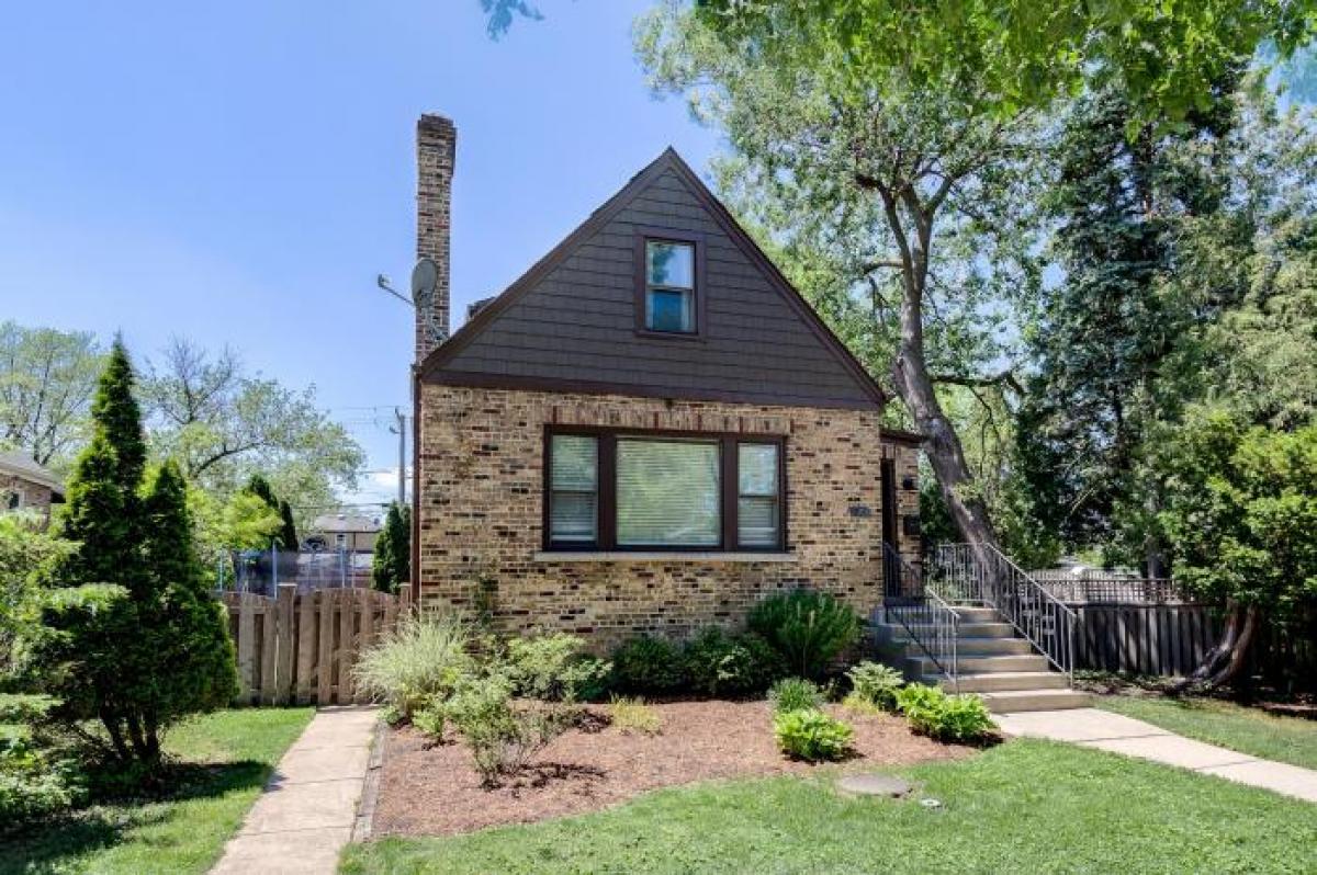 Picture of Home For Sale in Park Ridge, Illinois, United States