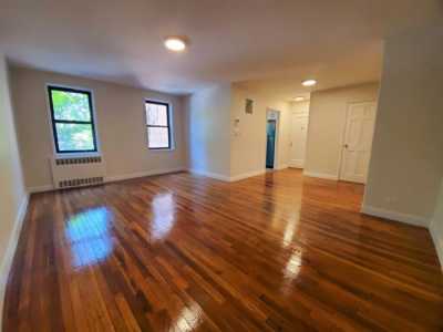 Apartment For Sale in Forest Hills, New York