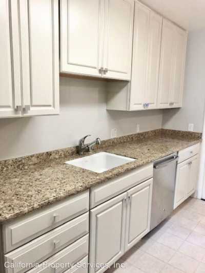 Apartment For Rent in Menlo Park, California