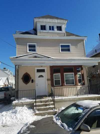 Home For Rent in Pittsburgh, Pennsylvania