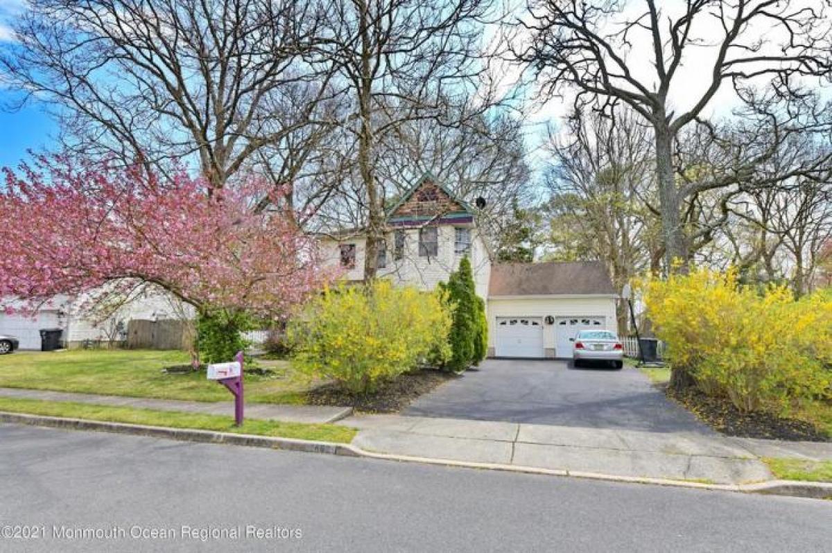 Picture of Home For Sale in Brick, New Jersey, United States