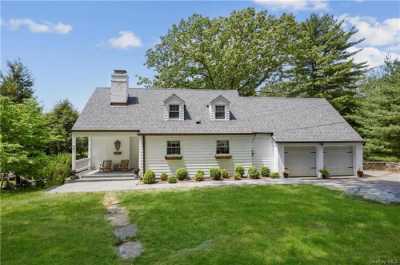 Home For Sale in Armonk, New York
