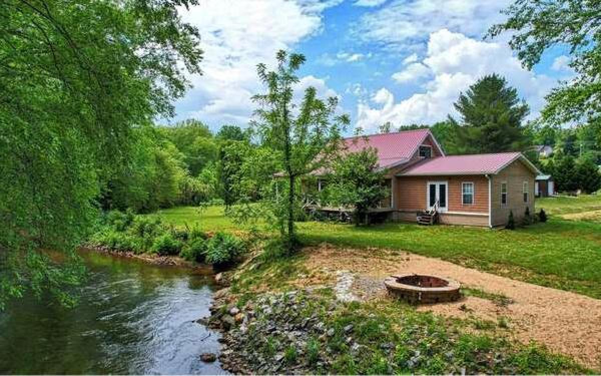 Picture of Home For Sale in Blairsville, Georgia, United States