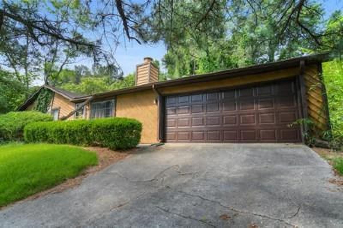Picture of Home For Sale in Lilburn, Georgia, United States