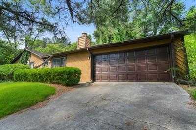 Home For Sale in Lilburn, Georgia