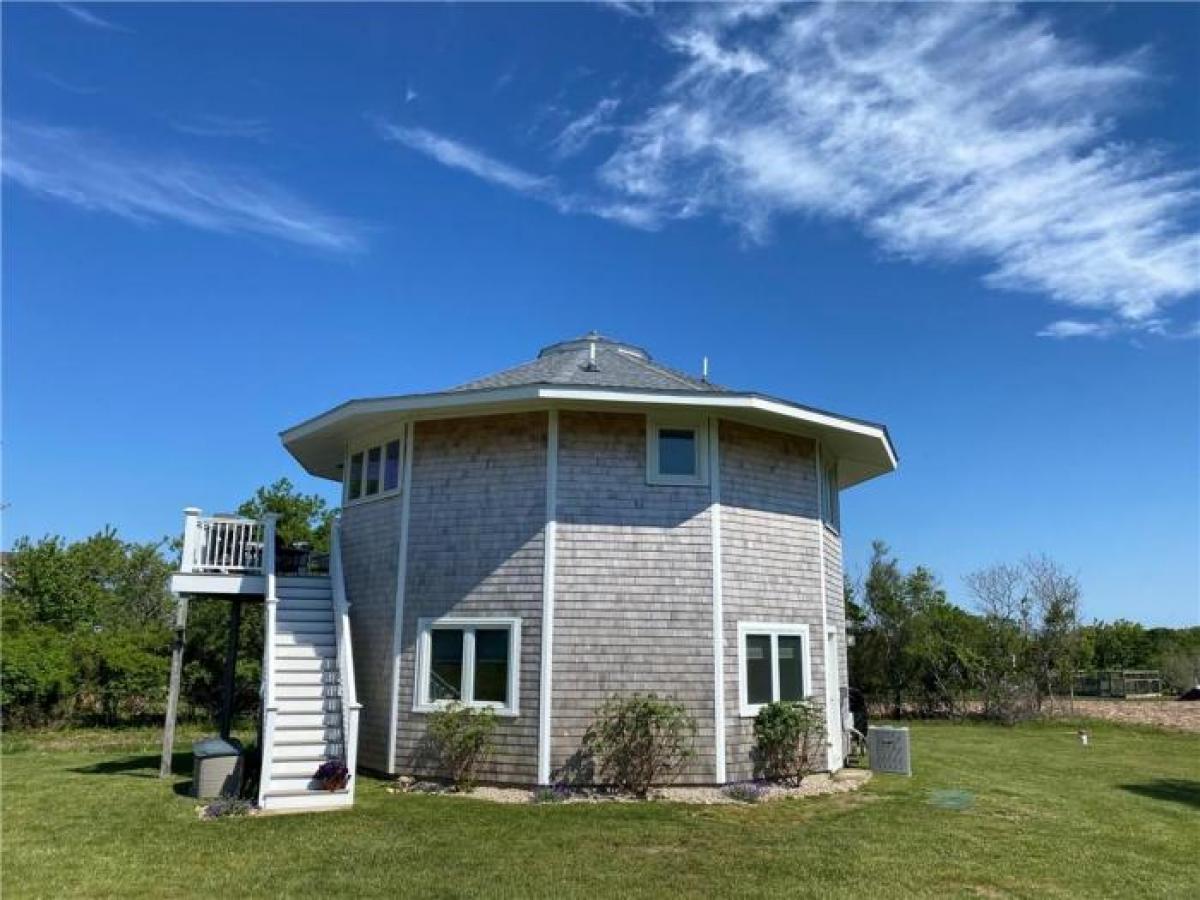 Picture of Home For Sale in Block Island, Rhode Island, United States