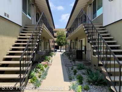 Apartment For Rent in Glendale, California