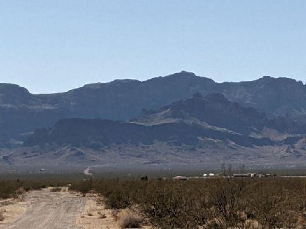 Picture of Residential Land For Sale in Golden Valley, Arizona, United States