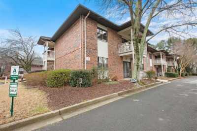 Apartment For Sale in Sandy Springs, Georgia