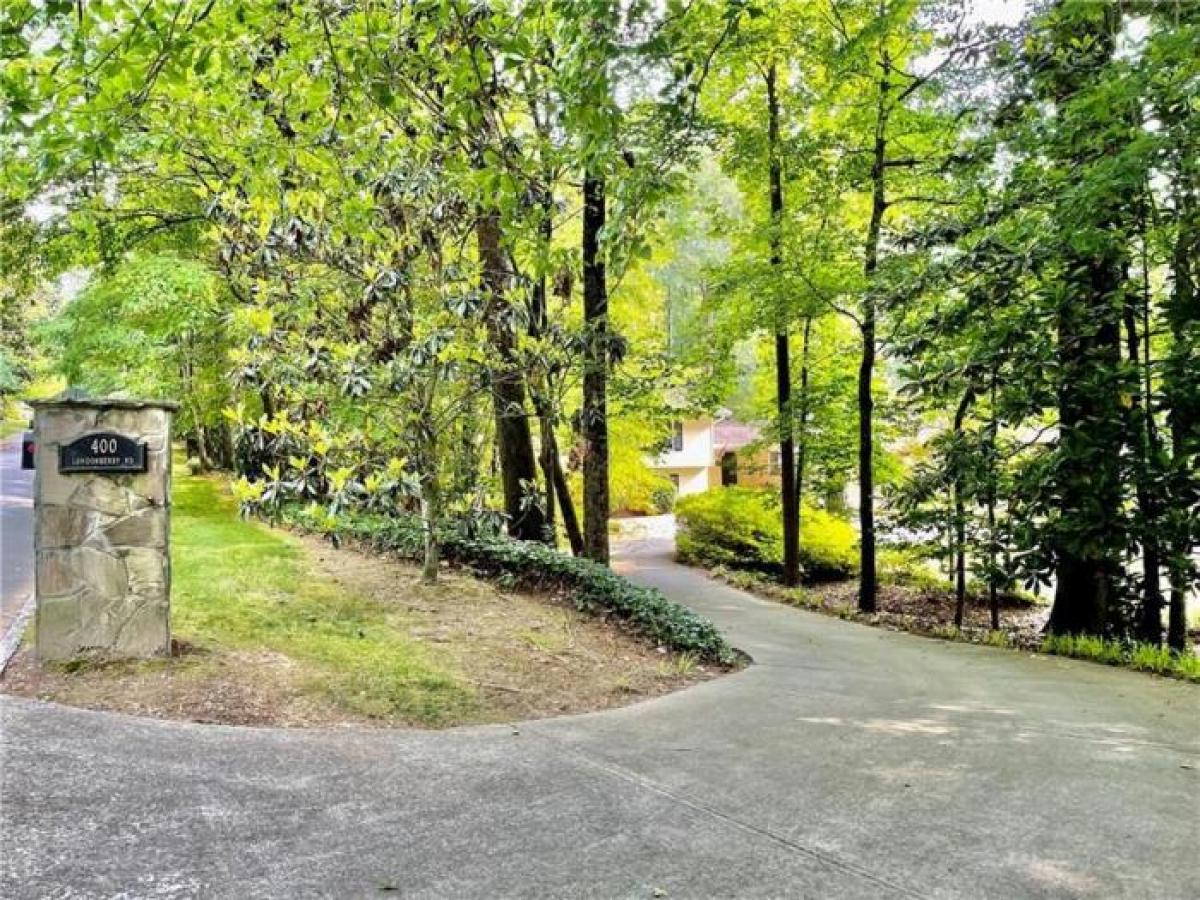 Picture of Home For Sale in Sandy Springs, Georgia, United States