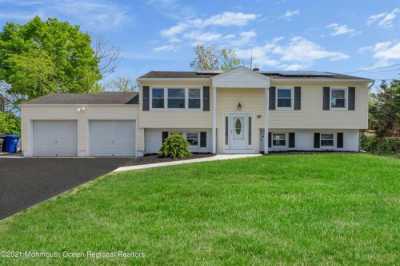 Home For Sale in Toms River, New Jersey
