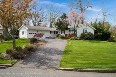 Home For Sale in Wall, New Jersey