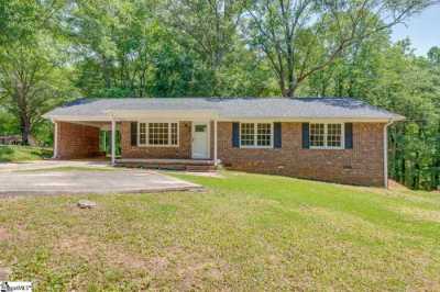 Home For Sale in Taylors, South Carolina