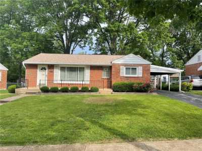 Home For Sale in Lake Saint Louis, Missouri