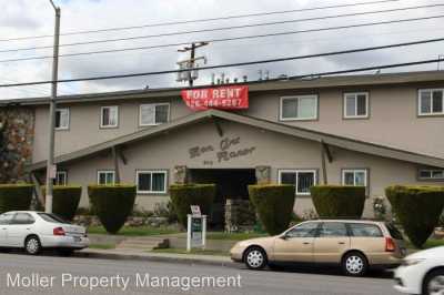 Apartment For Rent in Monrovia, California