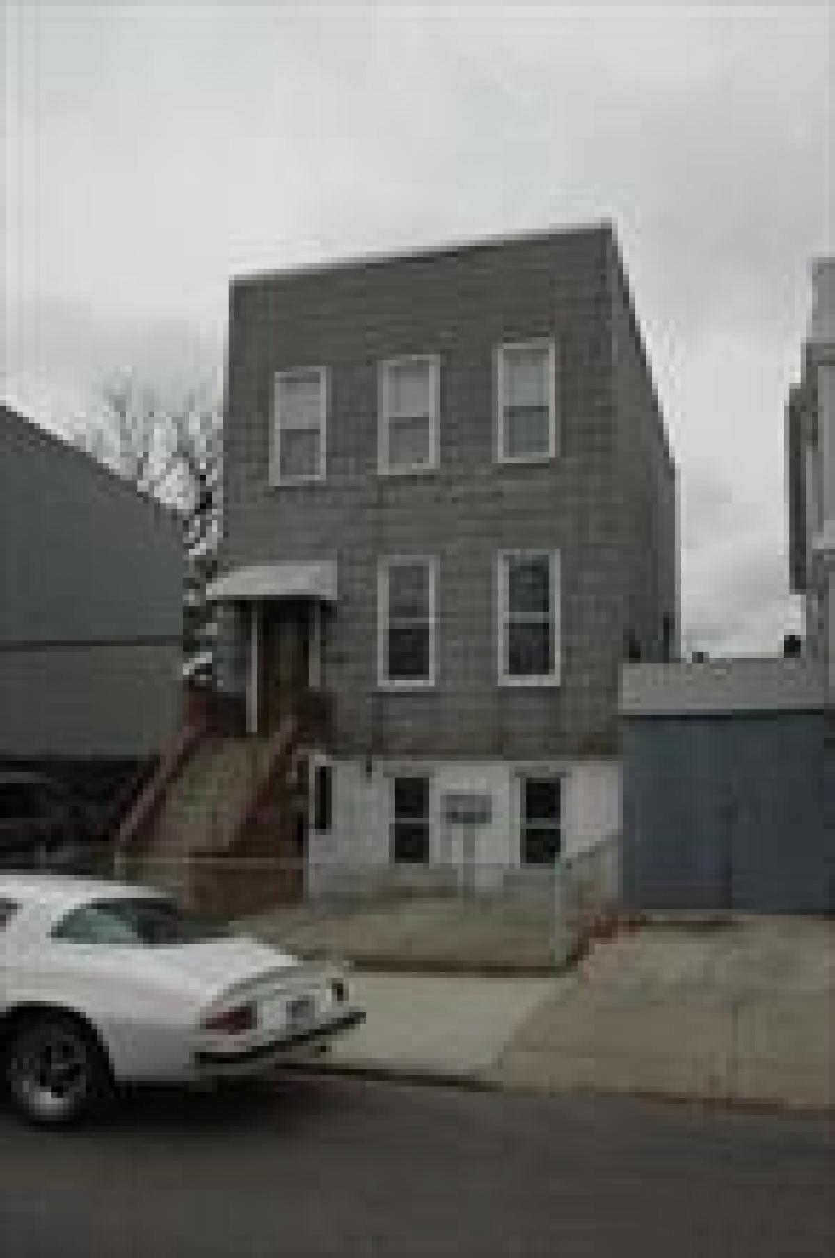 Picture of Apartment For Rent in Glendale, New York, United States