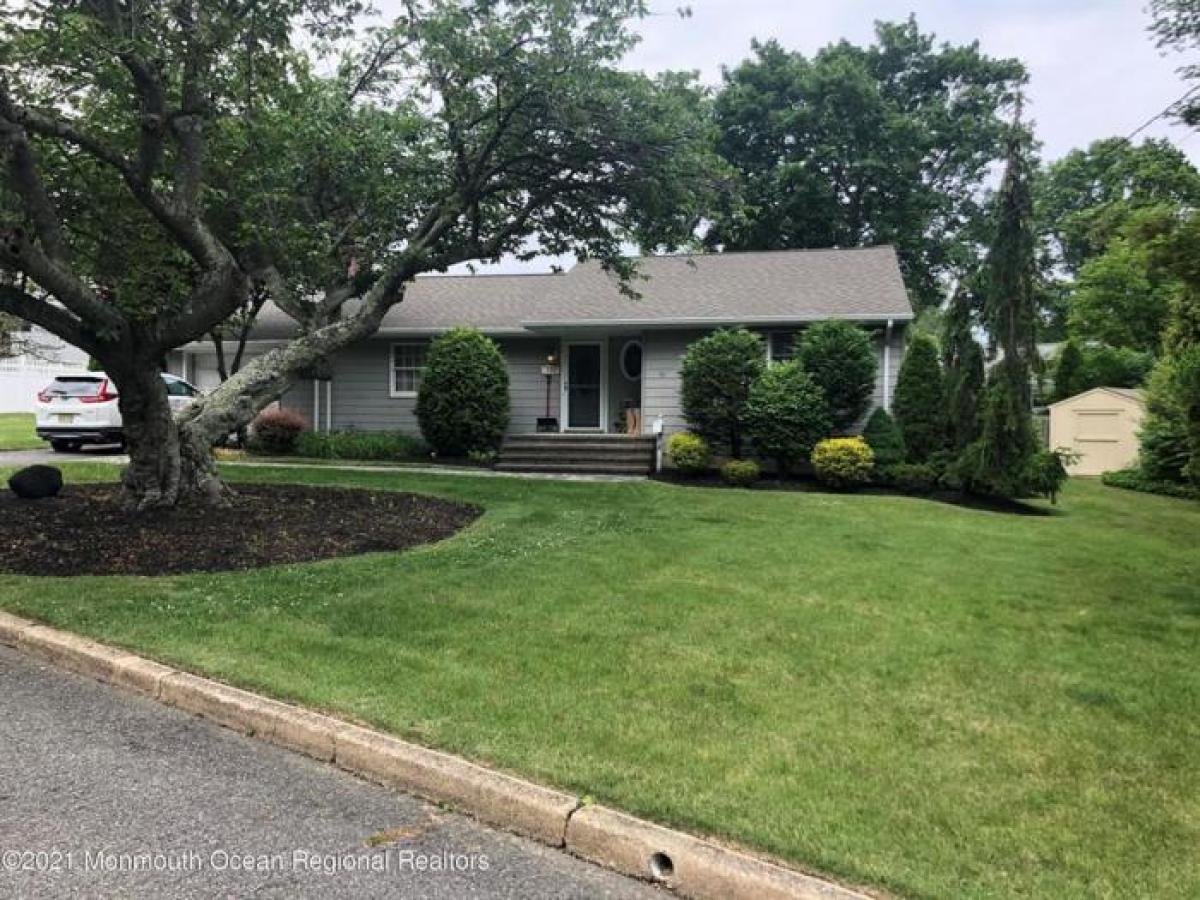 Picture of Home For Sale in Brielle, New Jersey, United States