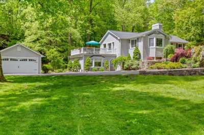 Home For Sale in Armonk, New York