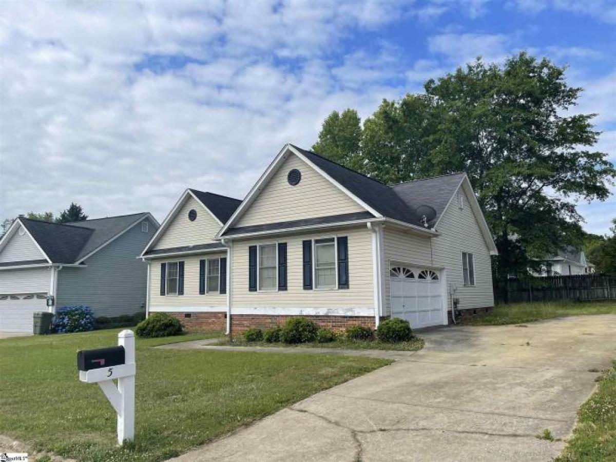 Picture of Home For Sale in Fountain Inn, South Carolina, United States