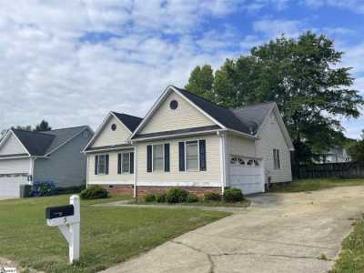 Home For Sale in Fountain Inn, South Carolina