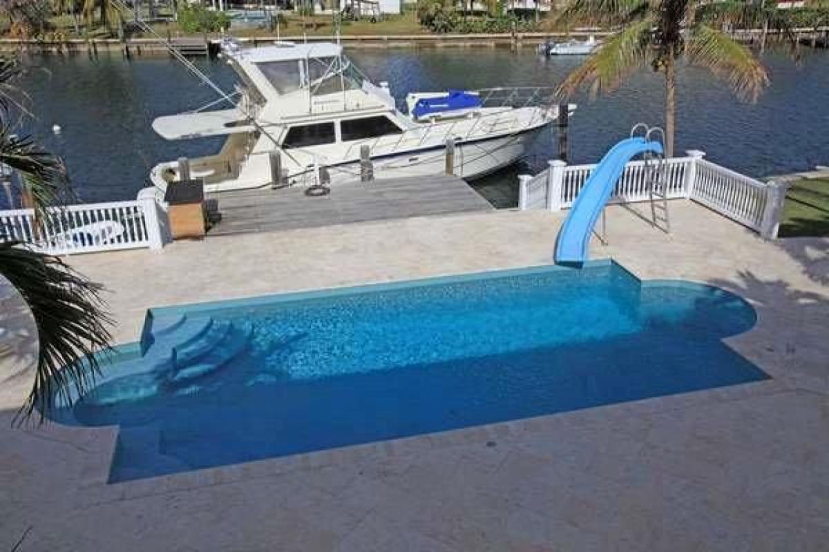 Picture of Home For Sale in Nassau, New Providence, Bahamas