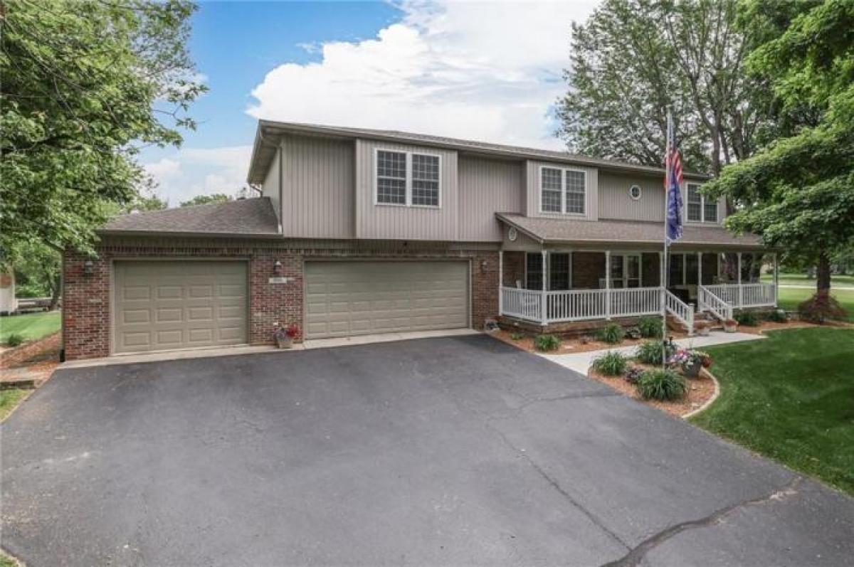 Picture of Home For Sale in Greenwood, Indiana, United States