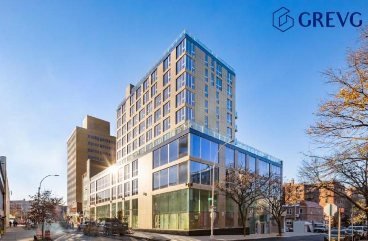 Picture of Condo For Sale in Rego Park, New York, United States