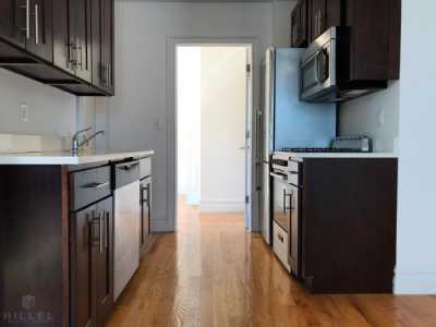 Apartment For Rent in Astoria, New York