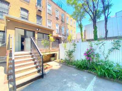 Home For Rent in Long Island City, New York