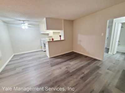 Apartment For Rent in Northridge, California