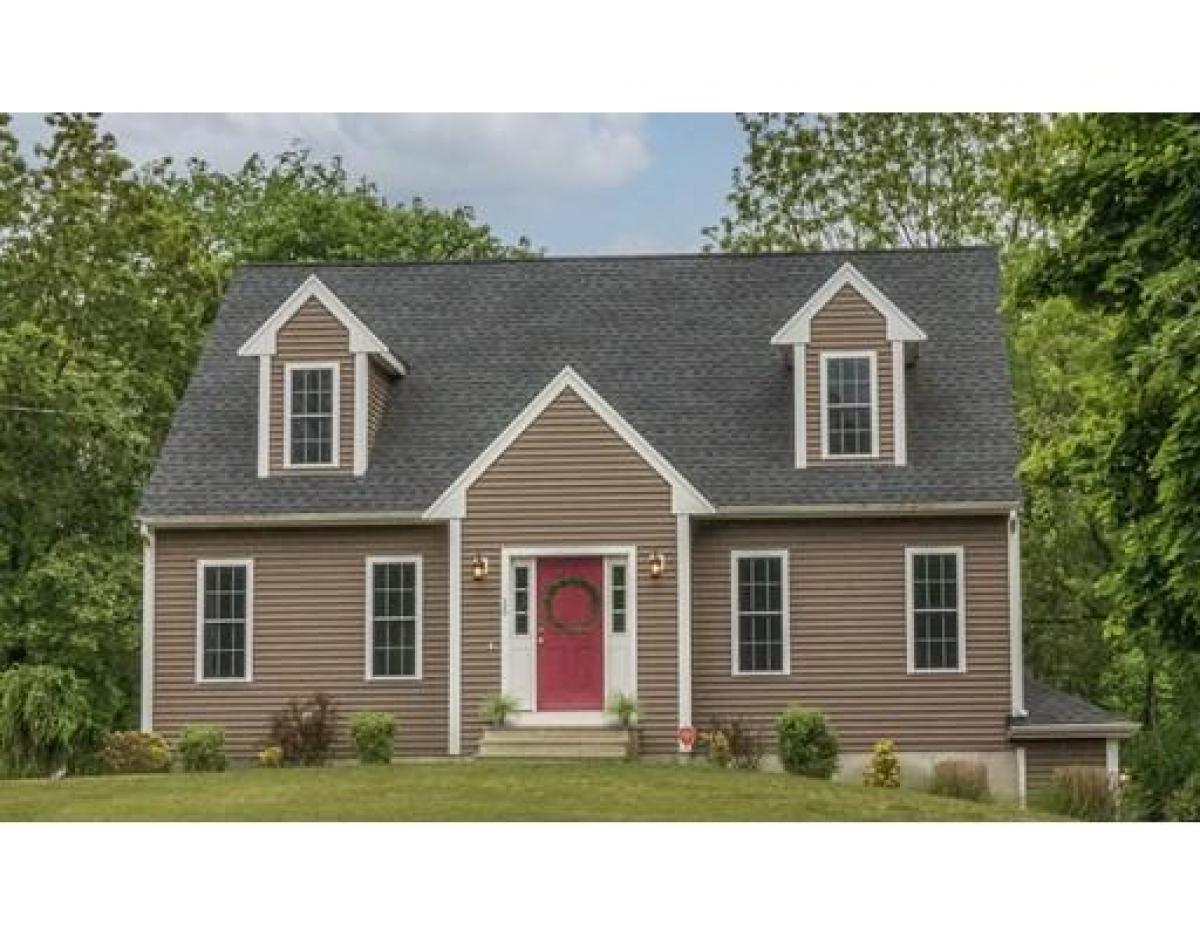 Picture of Home For Sale in Norton, Massachusetts, United States