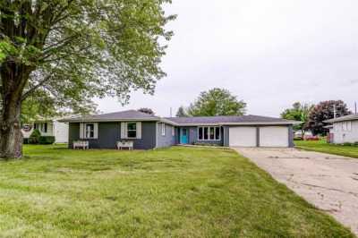 Home For Sale in Moweaqua, Illinois