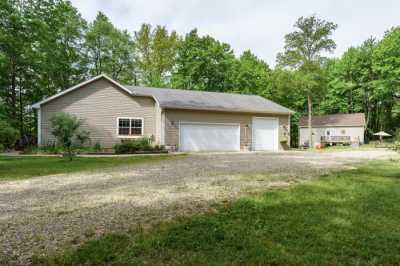 Home For Sale in Bellevue, Michigan