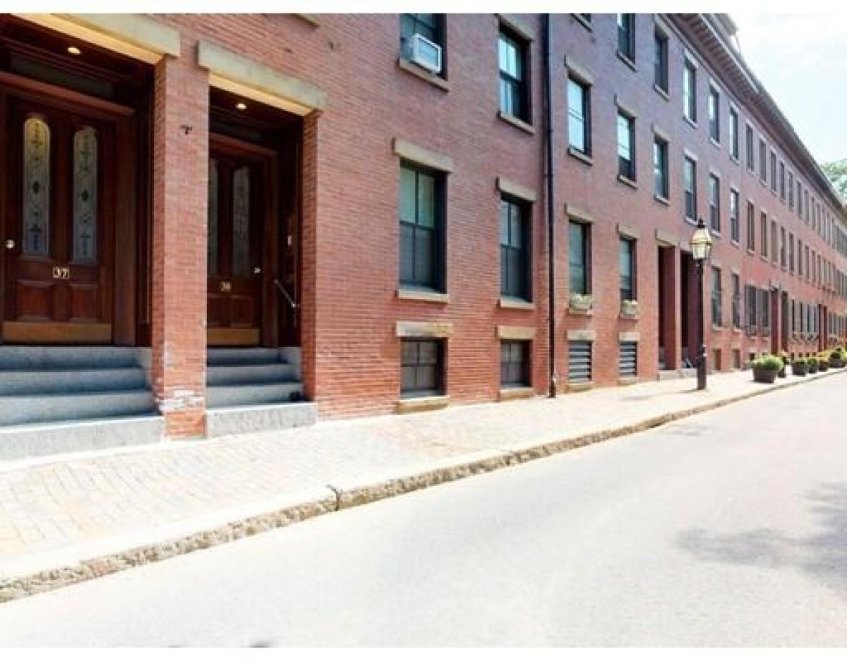 Picture of Condo For Sale in Boston, Massachusetts, United States