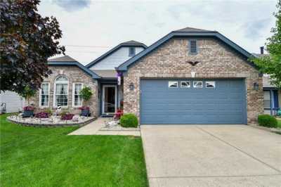 Home For Sale in Greenwood, Indiana