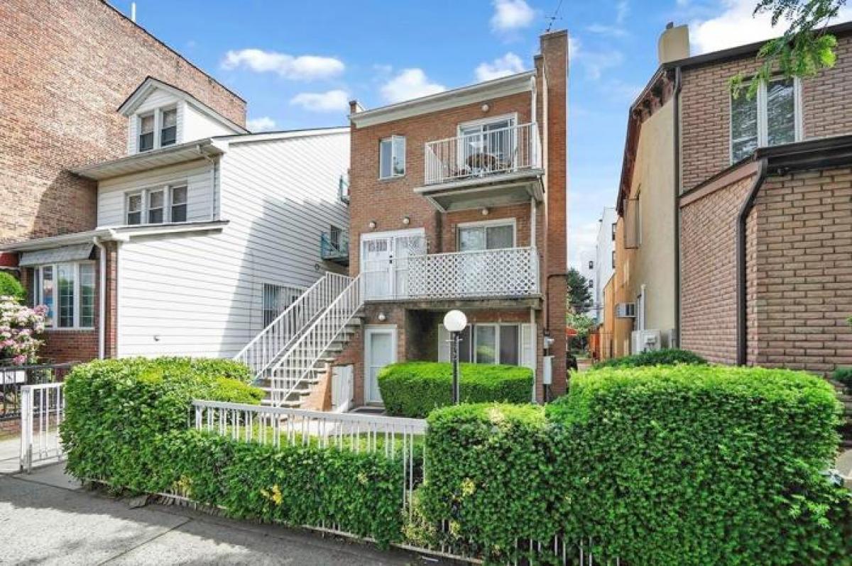 Picture of Apartment For Sale in Brooklyn, New York, United States