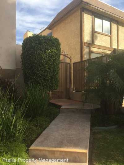 Home For Rent in Granada Hills, California