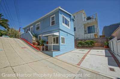 Apartment For Rent in Manhattan Beach, California
