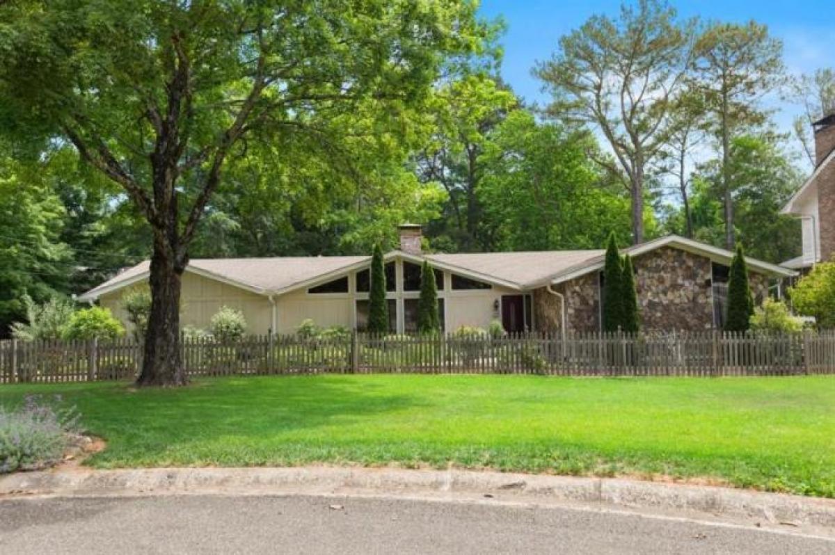 Picture of Home For Sale in Dunwoody, Georgia, United States