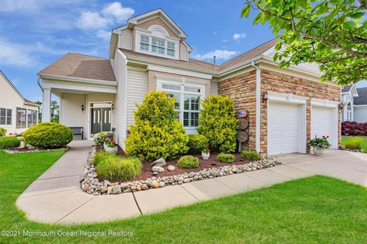 Picture of Home For Sale in Waretown, New Jersey, United States