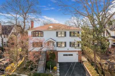 Home For Sale in Larchmont, New York