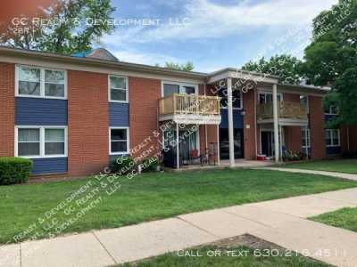 Apartment For Rent in Geneva, Illinois