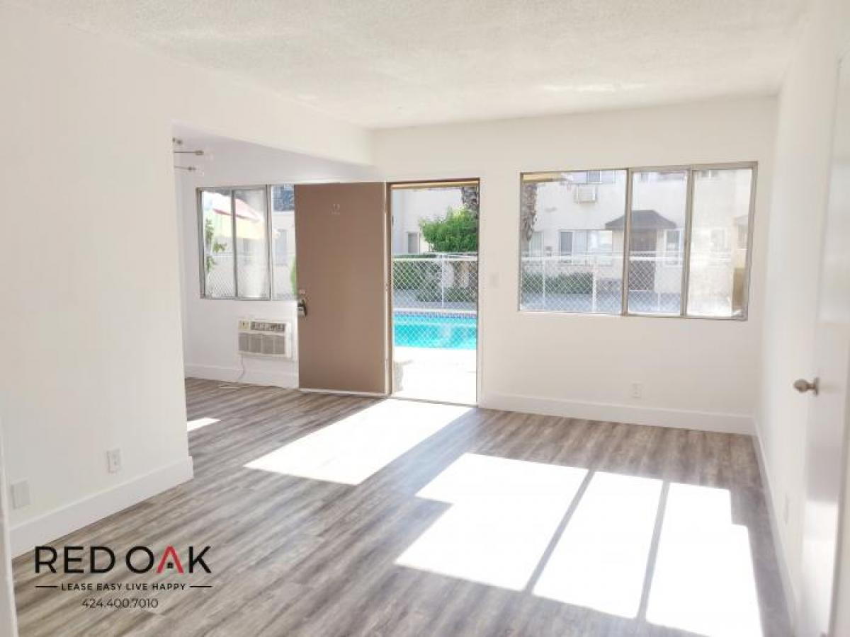 Picture of Condo For Rent in Reseda, California, United States