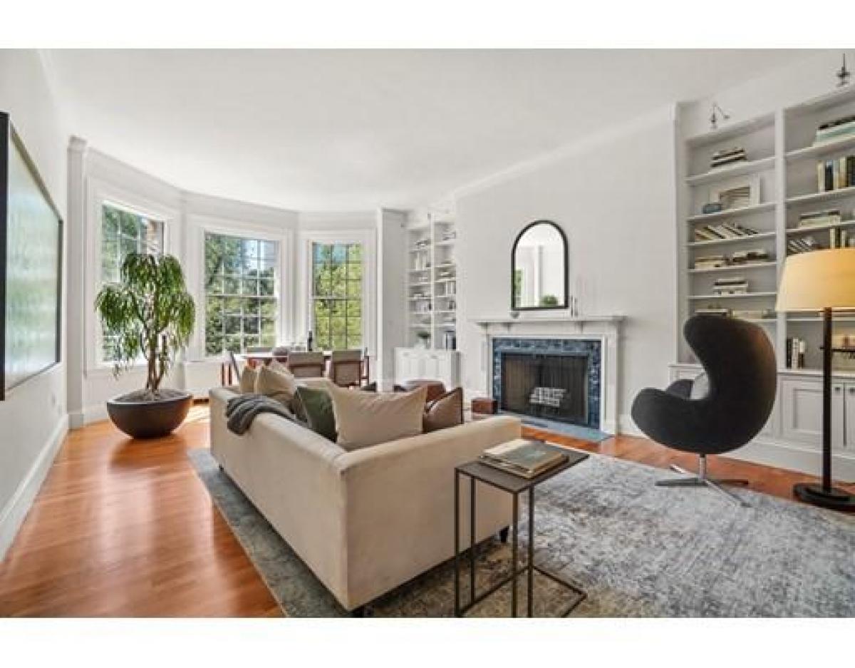 Picture of Condo For Sale in Boston, Massachusetts, United States