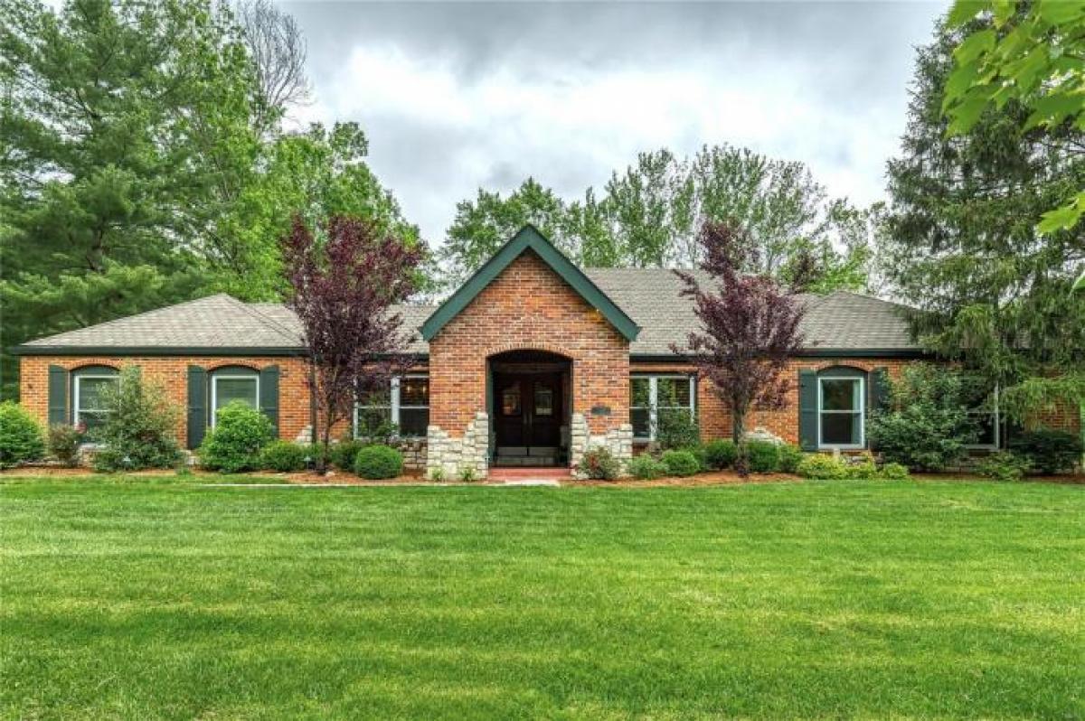 Picture of Home For Sale in Creve Coeur, Missouri, United States