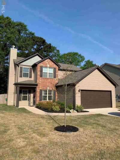 Home For Sale in Byron, Georgia